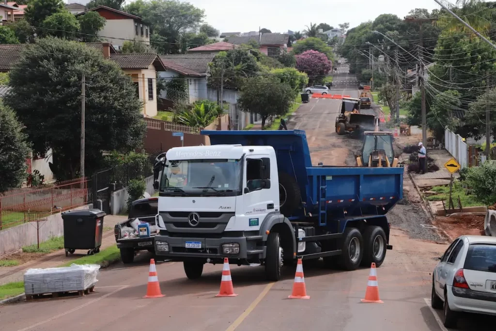obras rua tapir