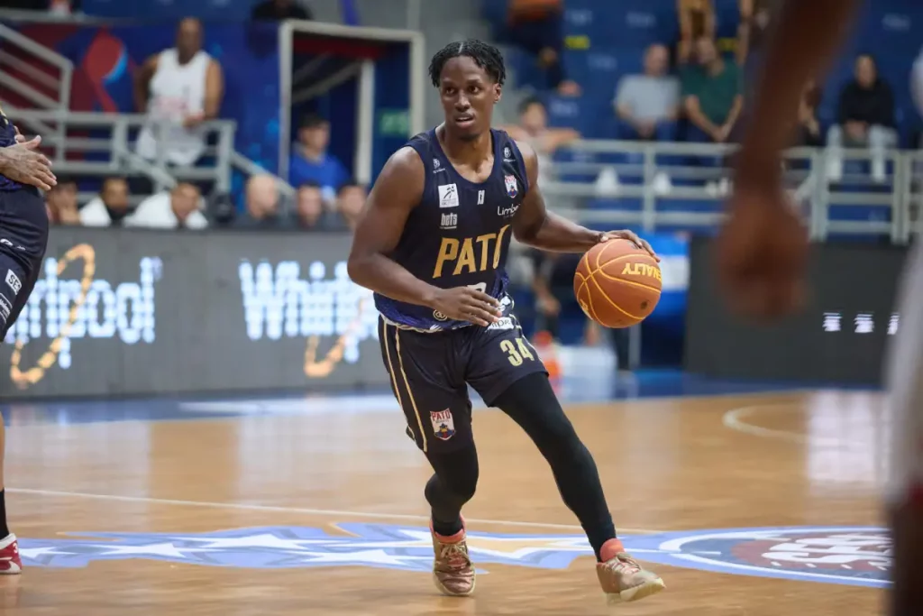 nate barnes pato basquete