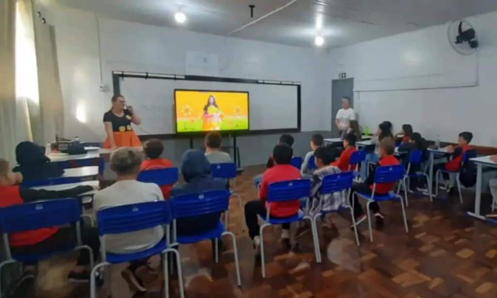 maio laranja clevelândia