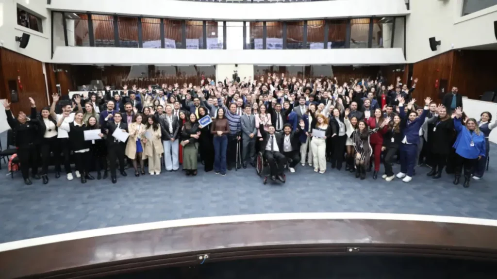 6º parlamento universitário