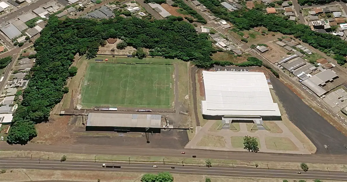 estadio os pioneiros e arena cláudio petrycoski